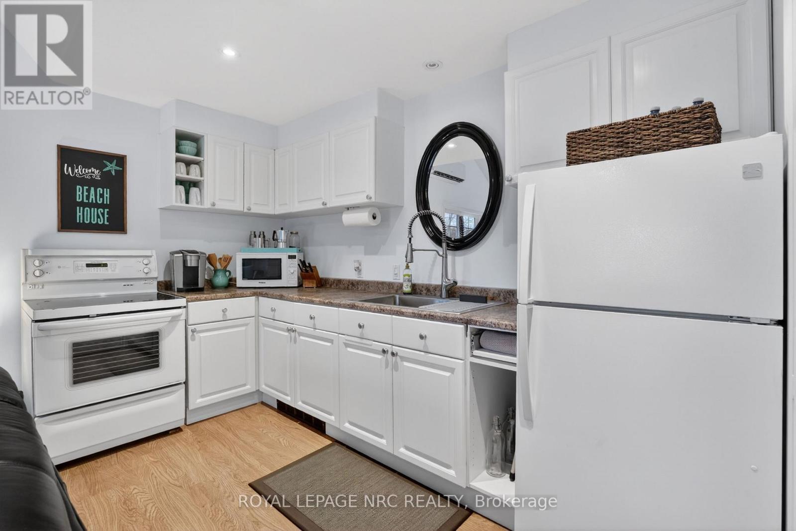 












291 EASTWOOD AVENUE

,
Fort Erie (Crystal Beach),




Ontario
L0S1B0


