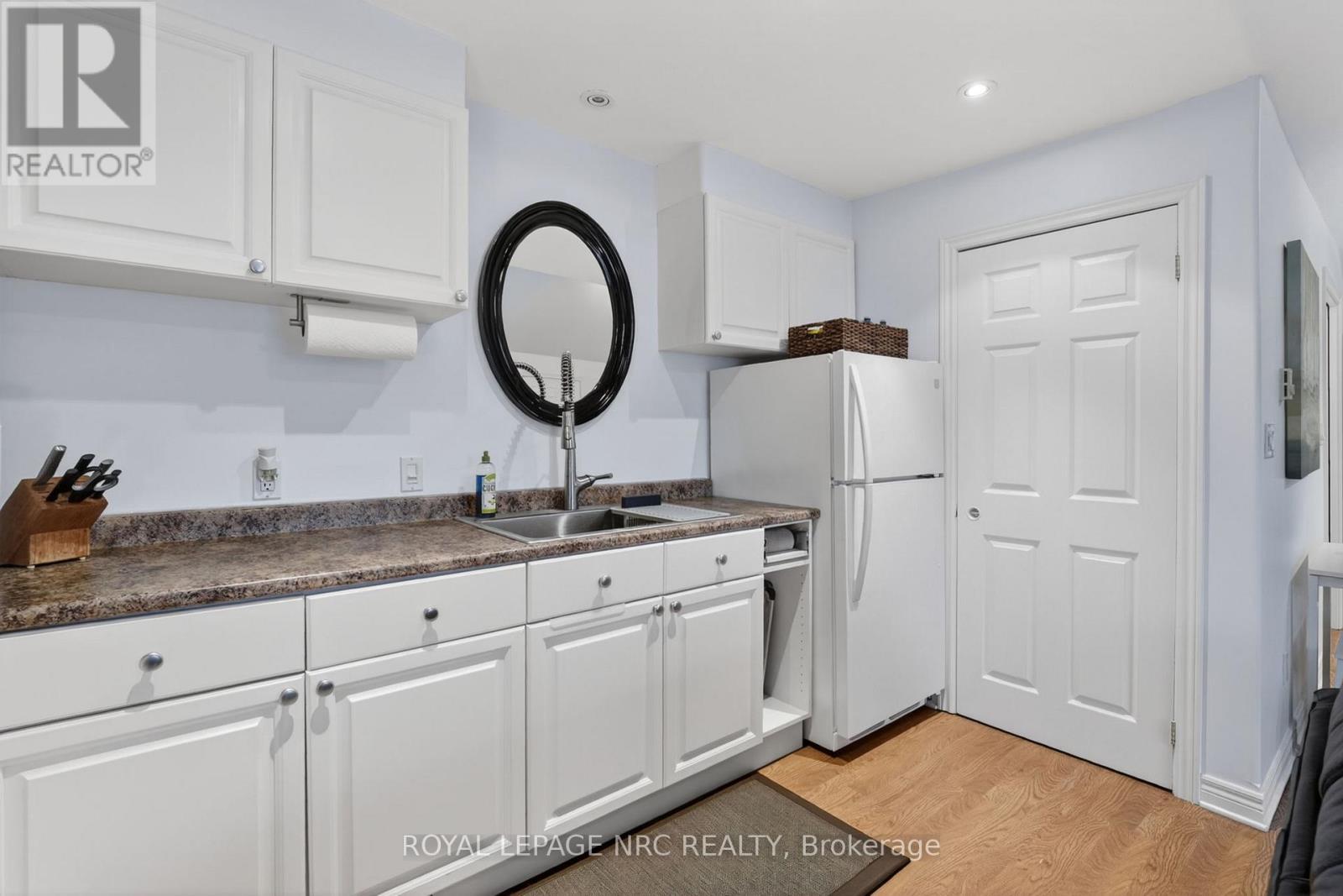 












291 EASTWOOD AVENUE

,
Fort Erie (Crystal Beach),




Ontario
L0S1B0

