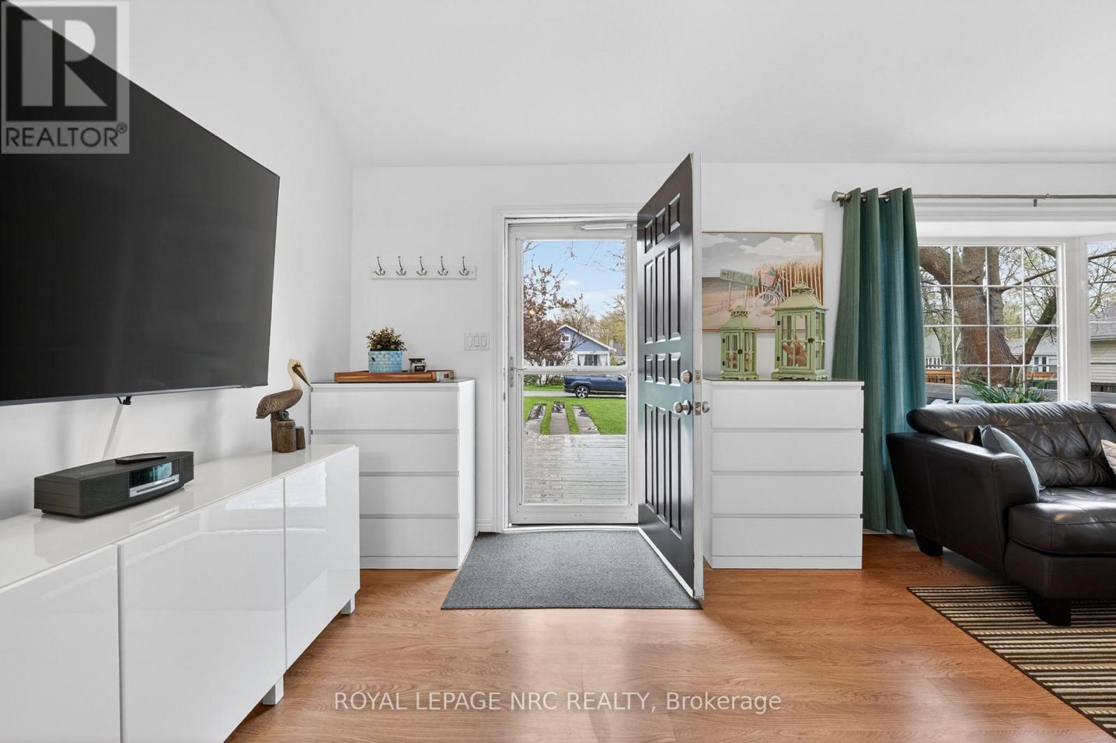 












291 EASTWOOD AVENUE

,
Fort Erie (Crystal Beach),




Ontario
L0S1B0

