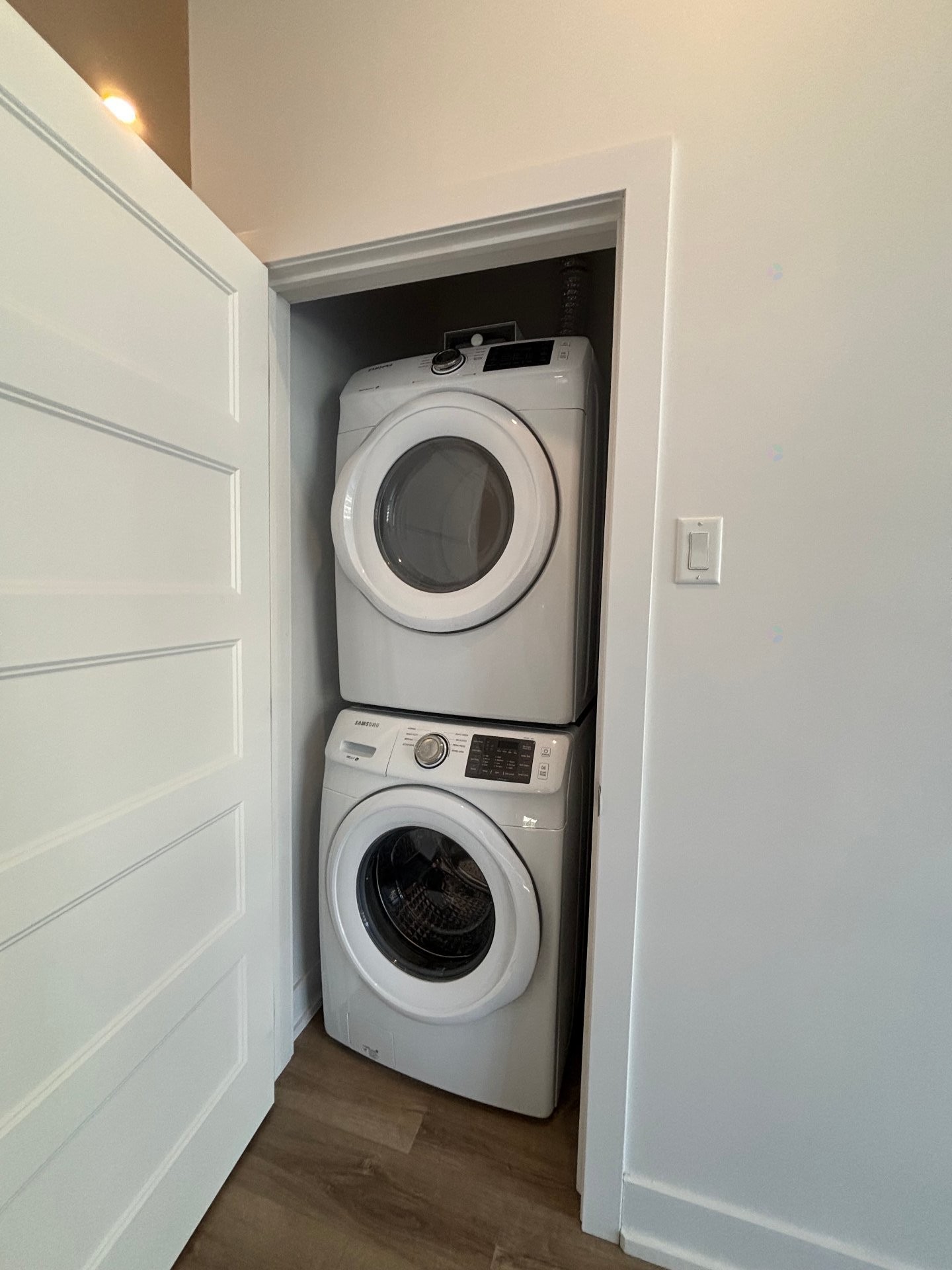 









50


Rue d'Ambre

, 102,
Candiac,




QC
J5S0S2

