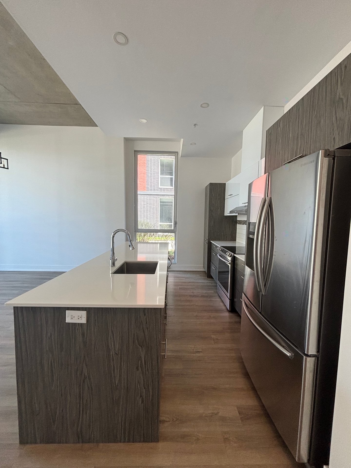 









50


Rue d'Ambre

, 102,
Candiac,




QC
J5S0S2

