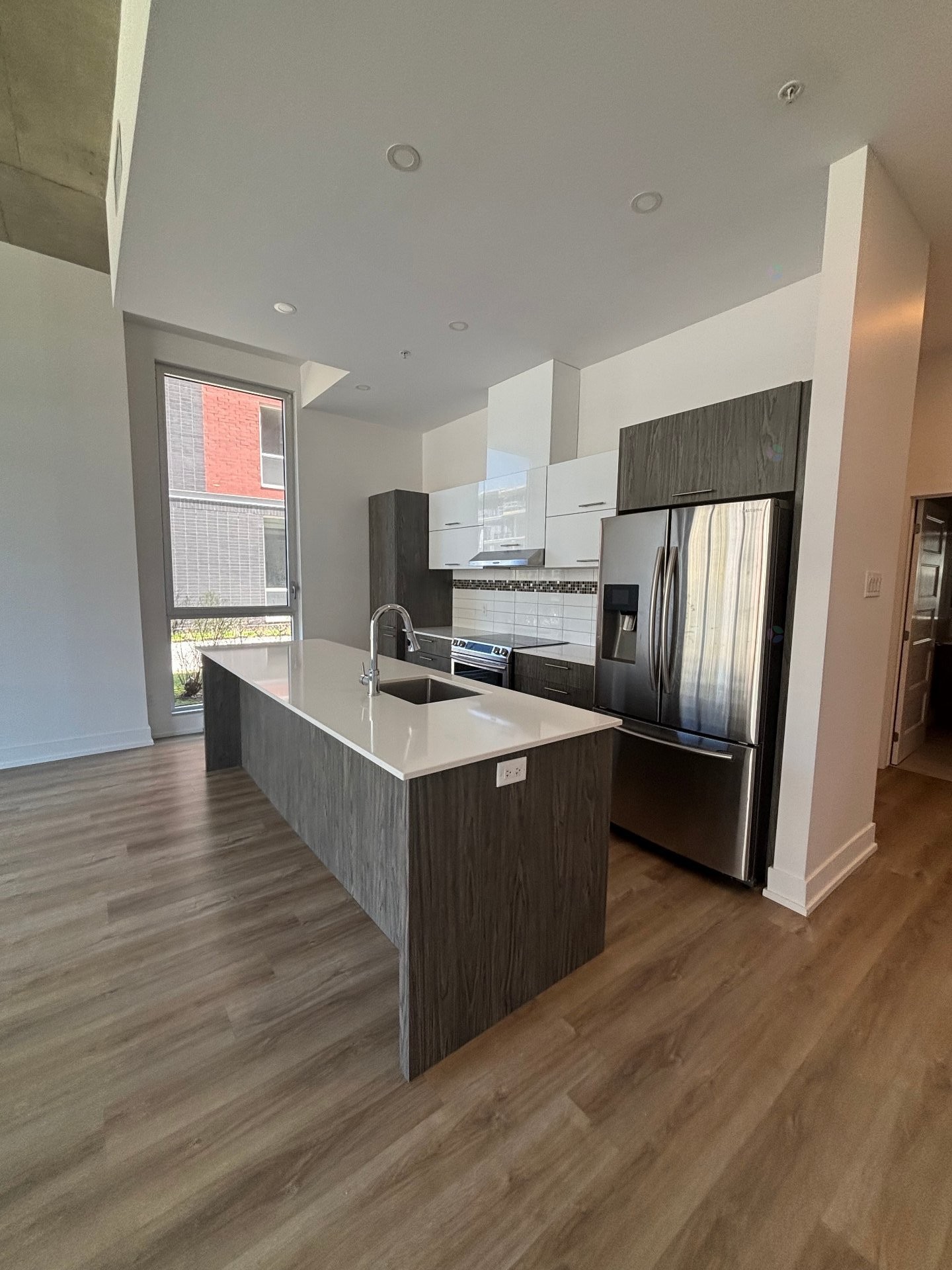 









50


Rue d'Ambre

, 102,
Candiac,




QC
J5S0S2

