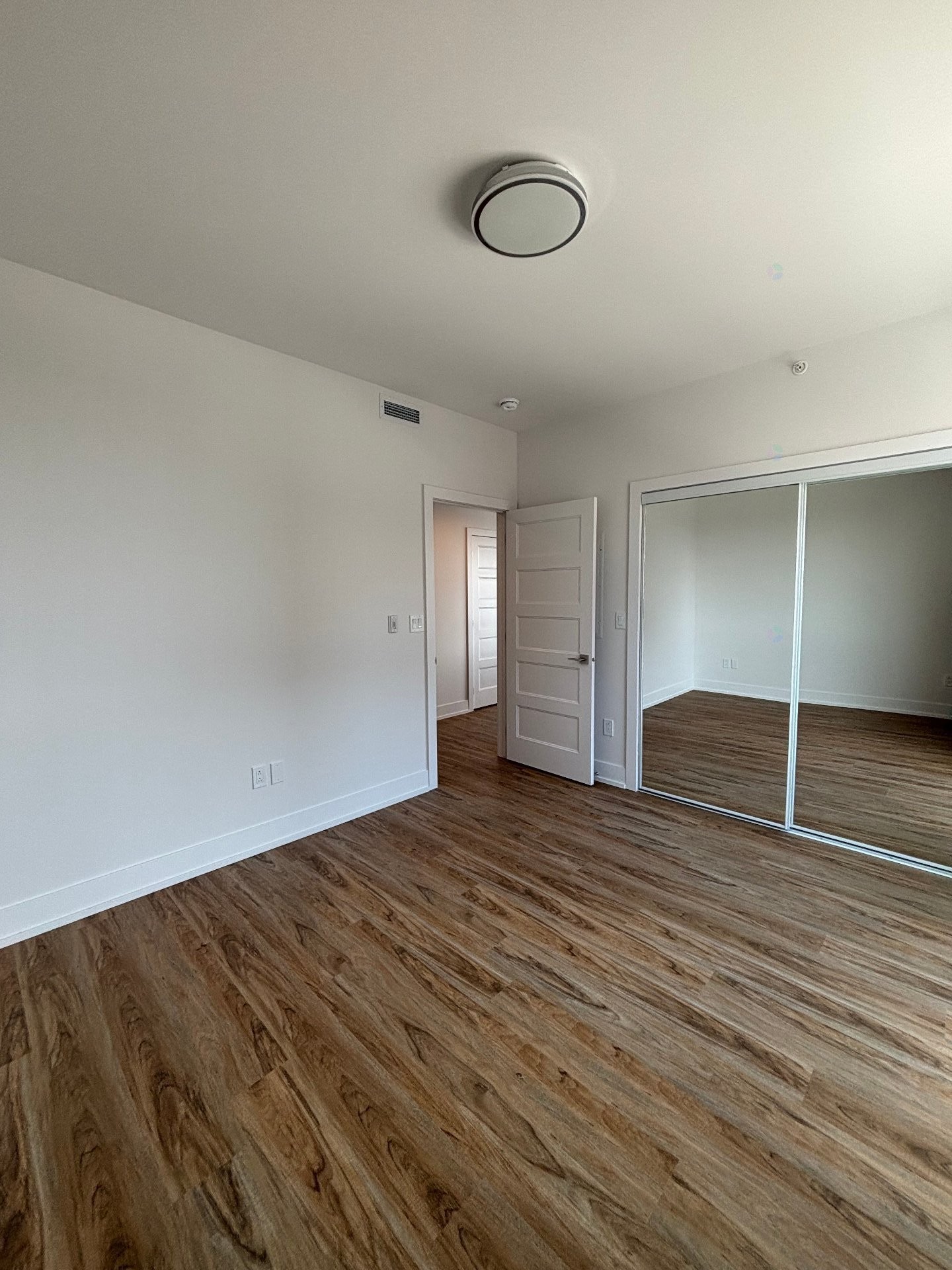 









20


Rue d'Ambre

, 301,
Candiac,




QC
J5S0S3

