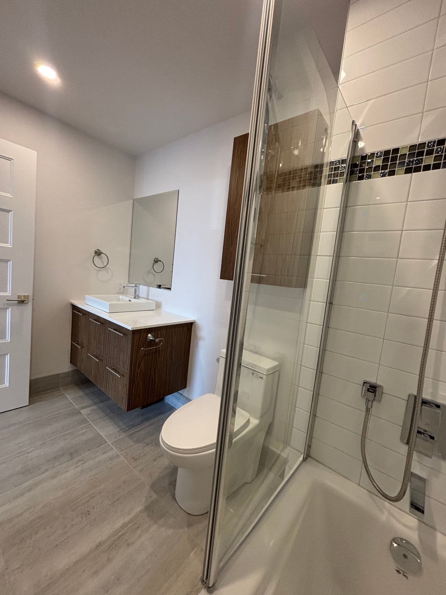









20


Rue d'Ambre

, 301,
Candiac,




QC
J5S0S3

