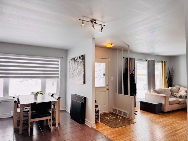 









353


Rue Maisonneuve

,
Trois-Rivières,




QC
G9B1G7

