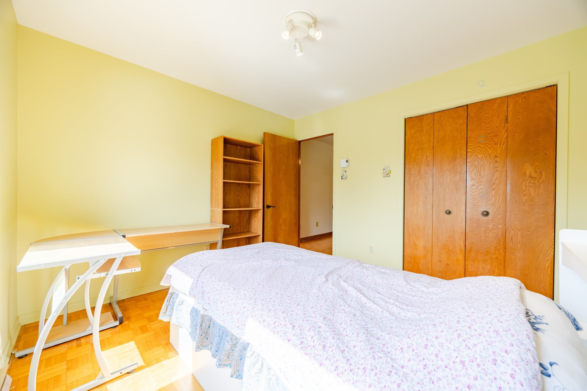 









5698


Rue Hector-Desloges

,
Montréal (Rosemont/La Petite-Patrie),




QC
H1T3Z6

