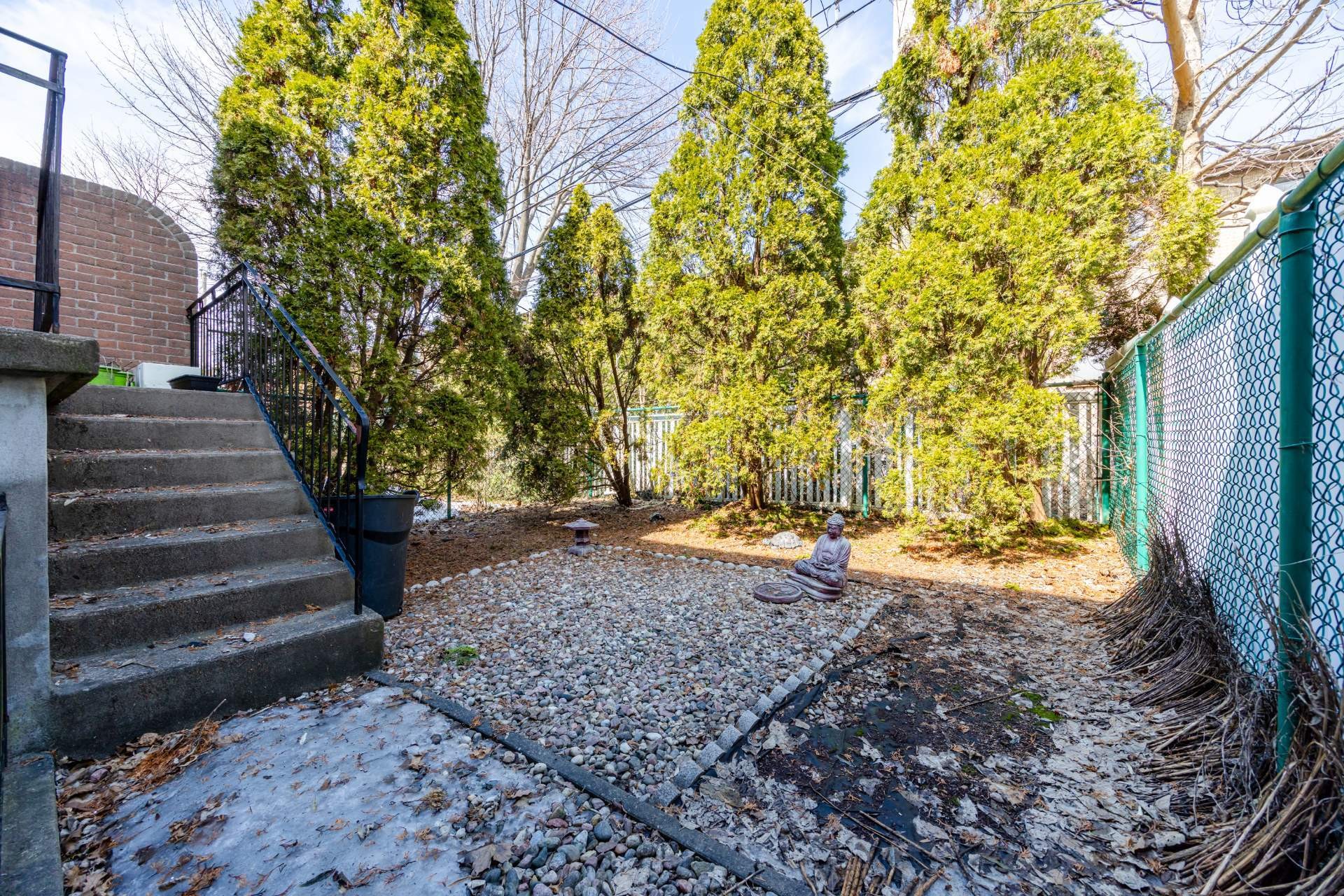









5698


Rue Hector-Desloges

,
Montréal (Rosemont/La Petite-Patrie),




QC
H1T3Z6

