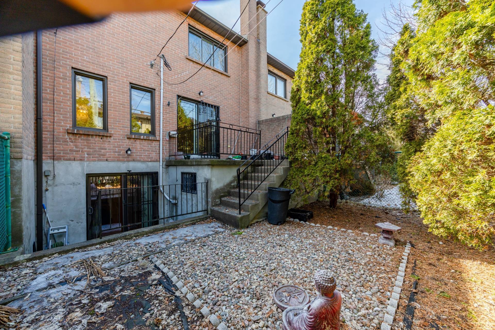 









5698


Rue Hector-Desloges

,
Montréal (Rosemont/La Petite-Patrie),




QC
H1T3Z6


