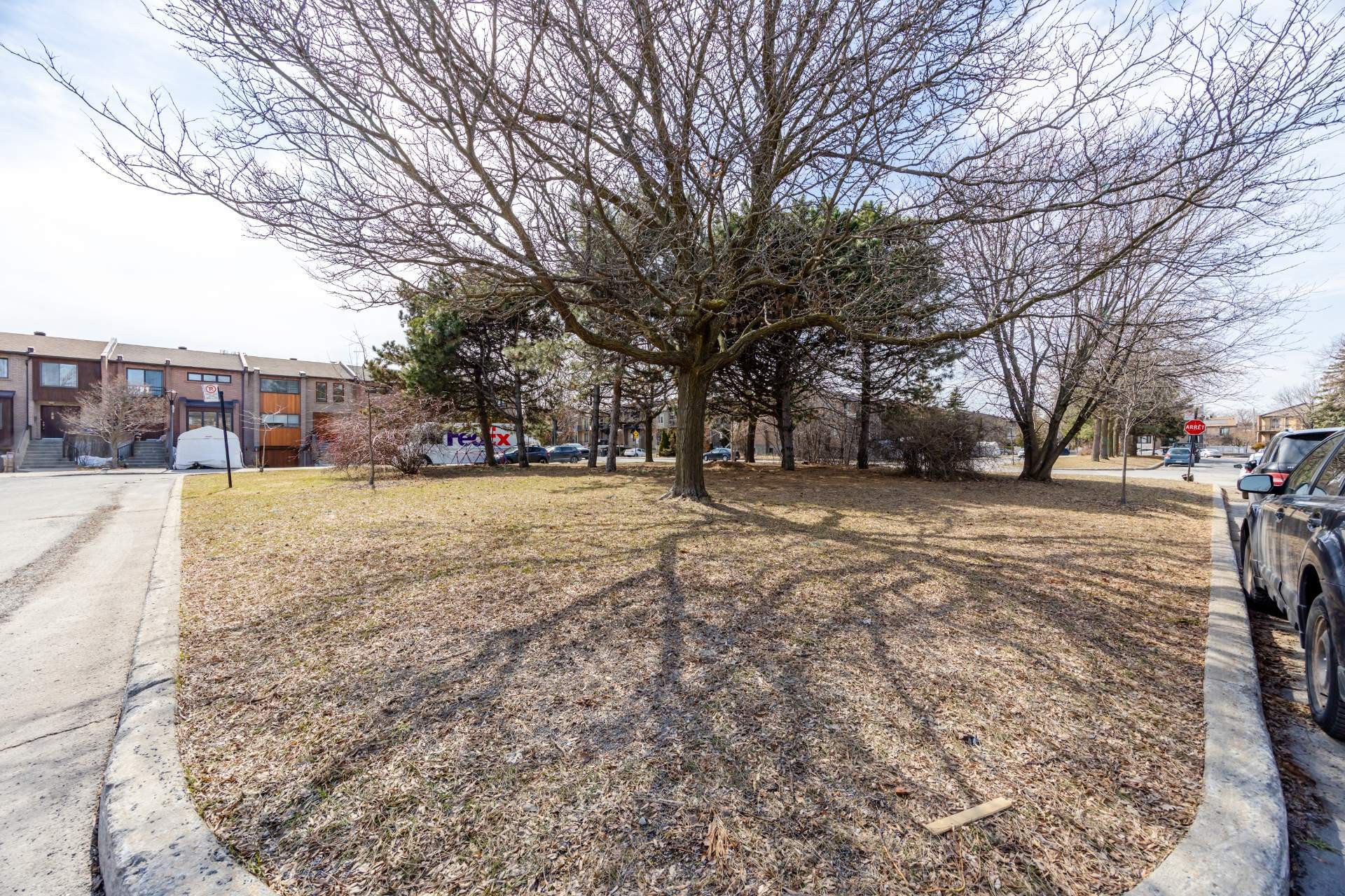 









5698


Rue Hector-Desloges

,
Montréal (Rosemont/La Petite-Patrie),




QC
H1T3Z6

