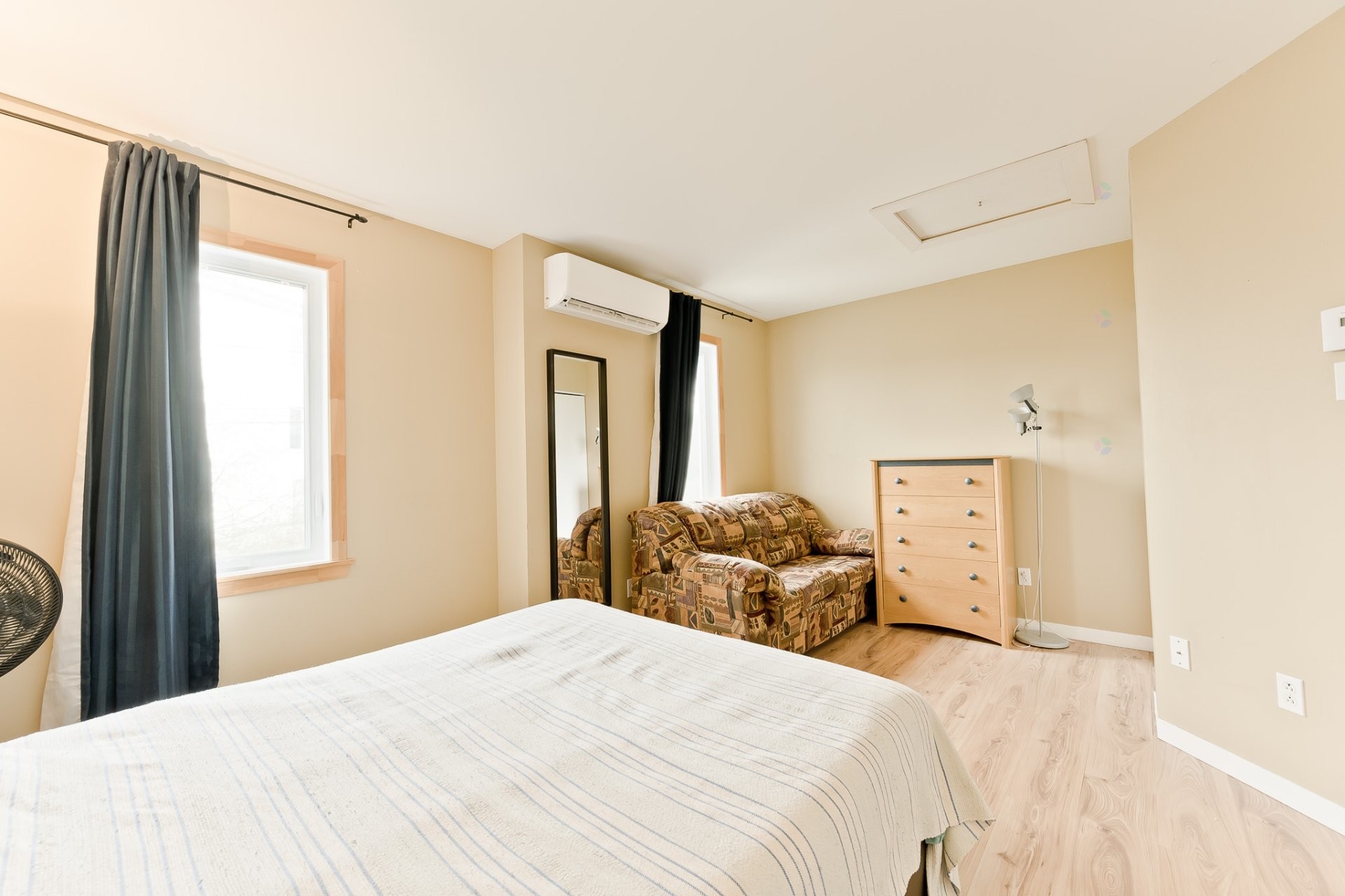 









1084


Rue Véronique

,
Sherbrooke (Fleurimont),




QC
J1E4B6

