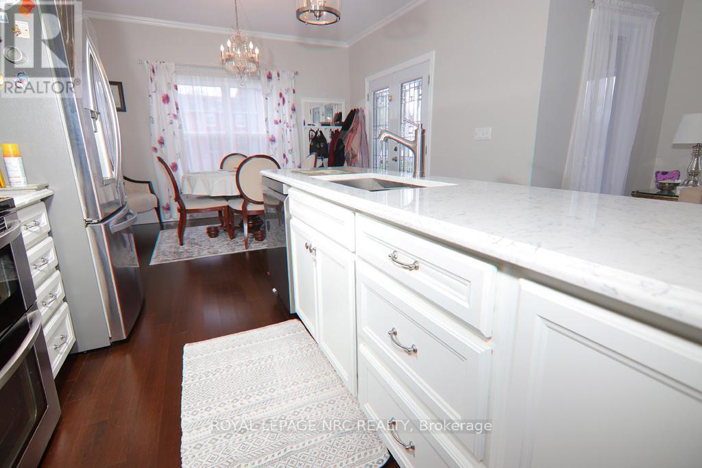 












9 PHIPPS STREET

,
Fort Erie (Central),




Ontario
L2A2V1

