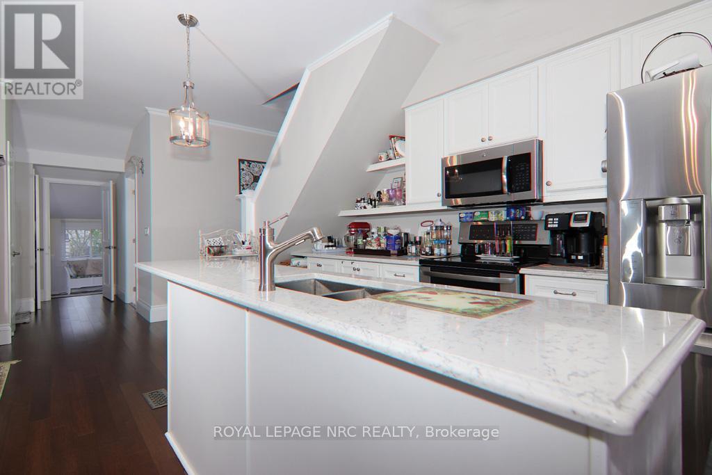 












9 PHIPPS STREET

,
Fort Erie (Central),




Ontario
L2A2V1

