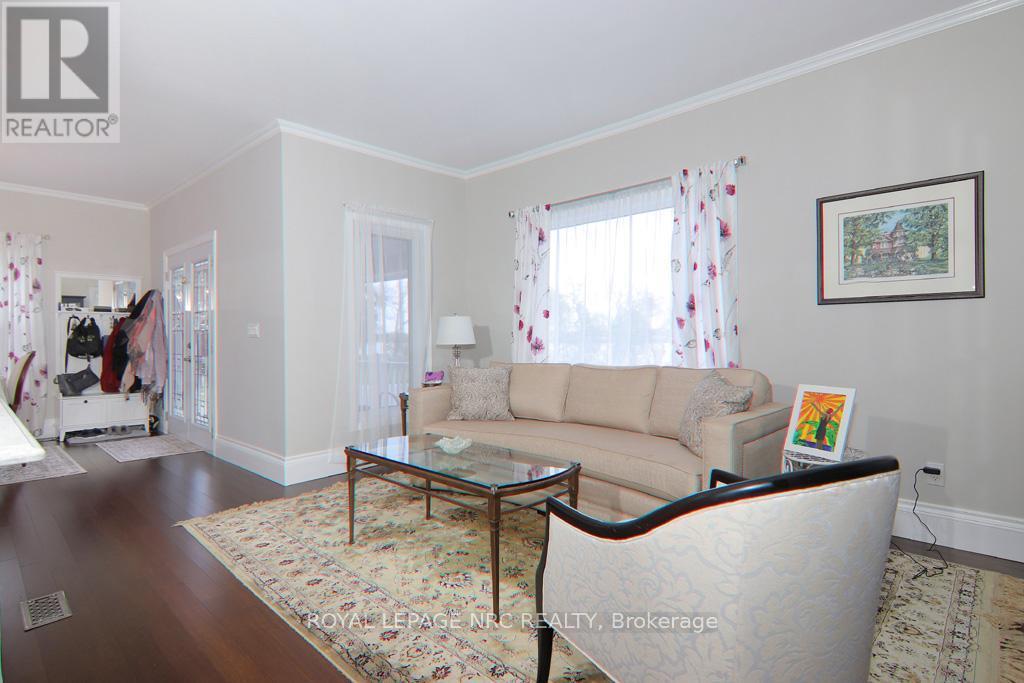 












9 PHIPPS STREET

,
Fort Erie (Central),




Ontario
L2A2V1

