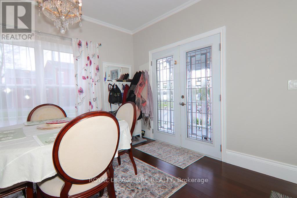 












9 PHIPPS STREET

,
Fort Erie (Central),




Ontario
L2A2V1

