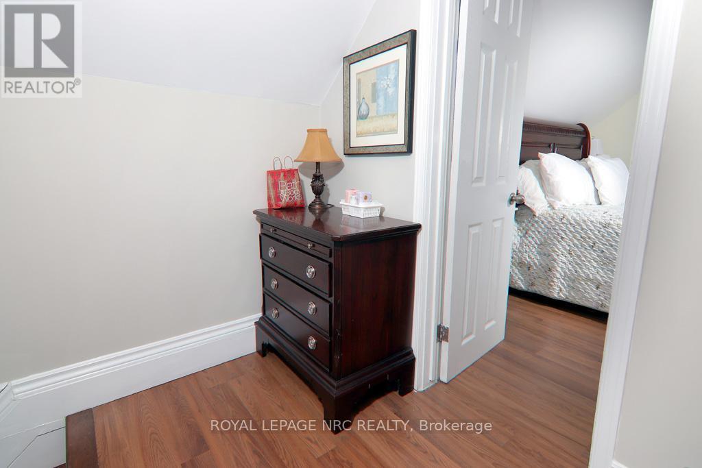 












9 PHIPPS STREET

,
Fort Erie (Central),




Ontario
L2A2V1

