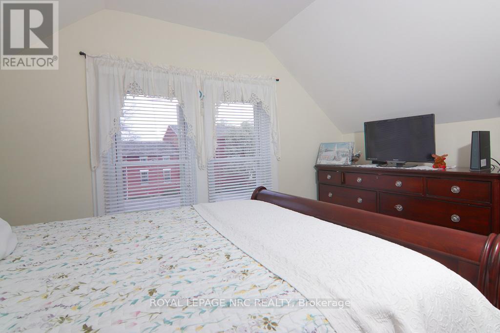












9 PHIPPS STREET

,
Fort Erie (Central),




Ontario
L2A2V1

