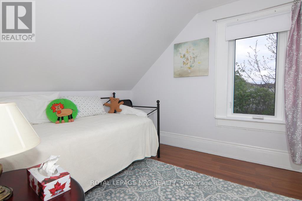 












9 PHIPPS STREET

,
Fort Erie (Central),




Ontario
L2A2V1

