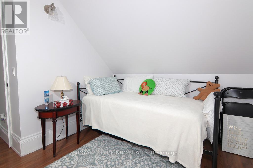 












9 PHIPPS STREET

,
Fort Erie (Central),




Ontario
L2A2V1

