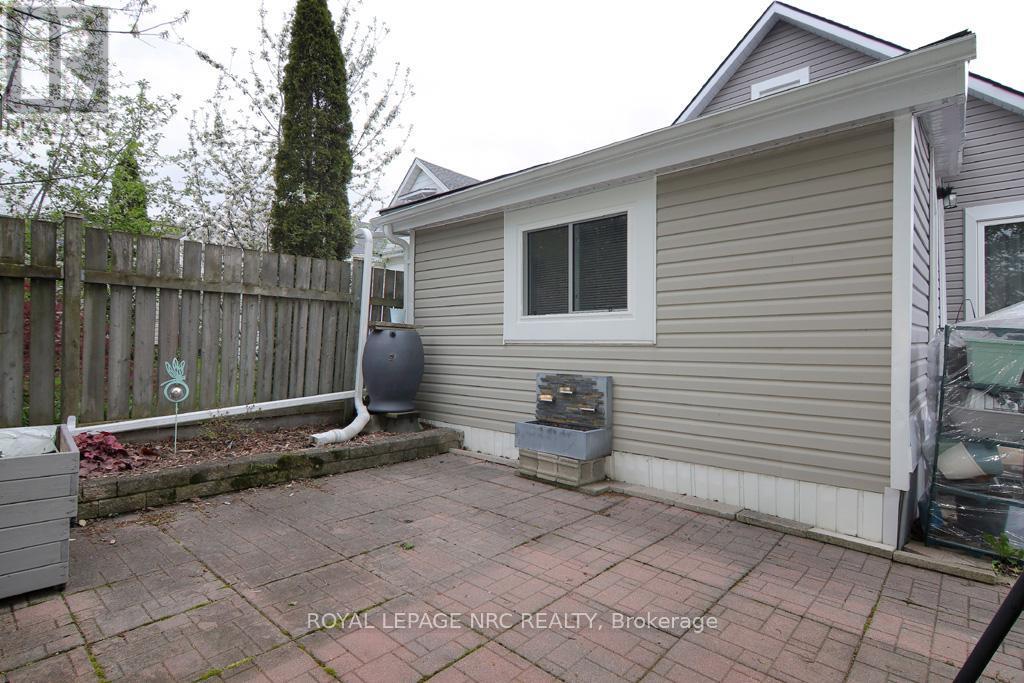 












9 PHIPPS STREET

,
Fort Erie (Central),




Ontario
L2A2V1

