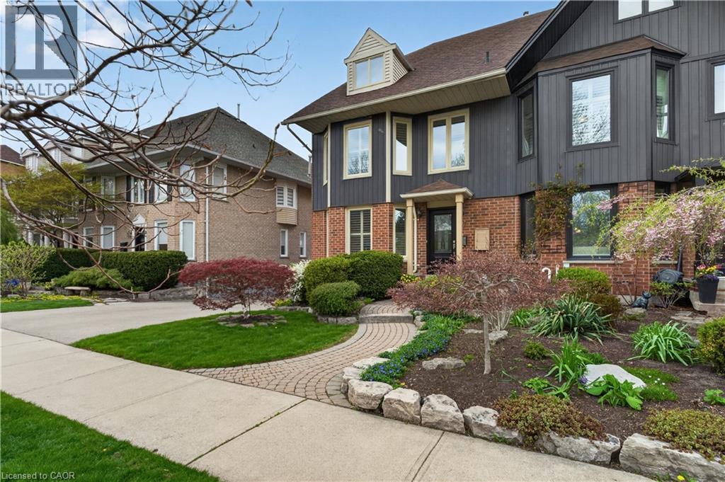 












77 SUNVALE Place

,
Stoney Creek,




Ontario
L8E4Z6

