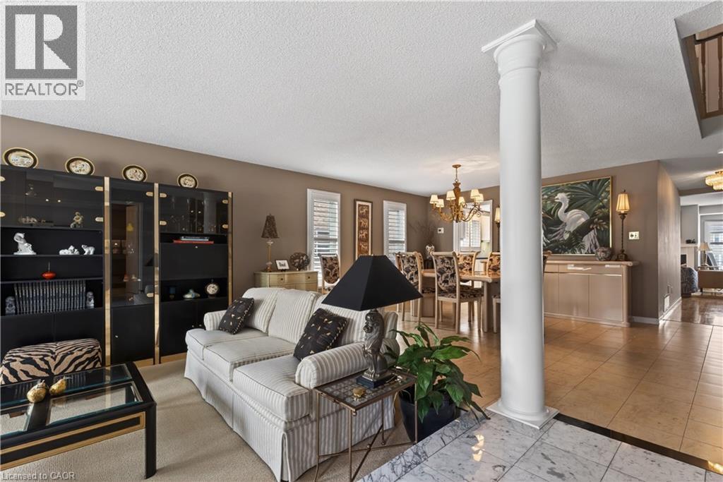 












77 SUNVALE Place

,
Stoney Creek,




Ontario
L8E4Z6

