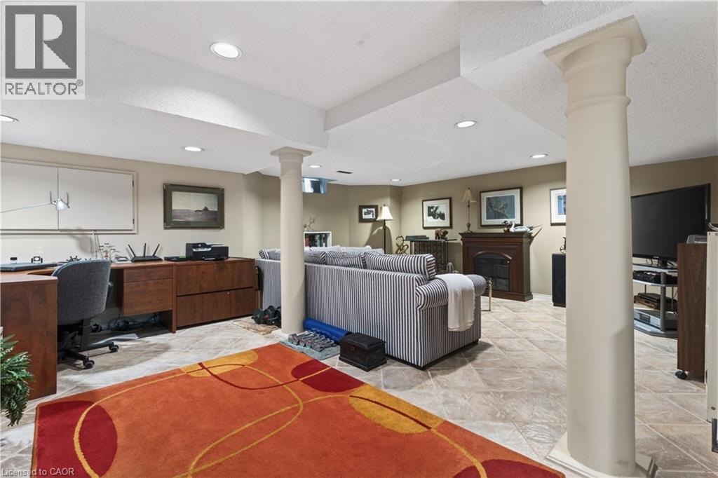 












77 SUNVALE Place

,
Stoney Creek,




Ontario
L8E4Z6

