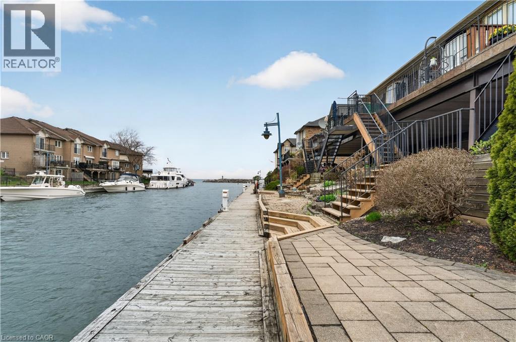 












77 SUNVALE Place

,
Stoney Creek,




Ontario
L8E4Z6

