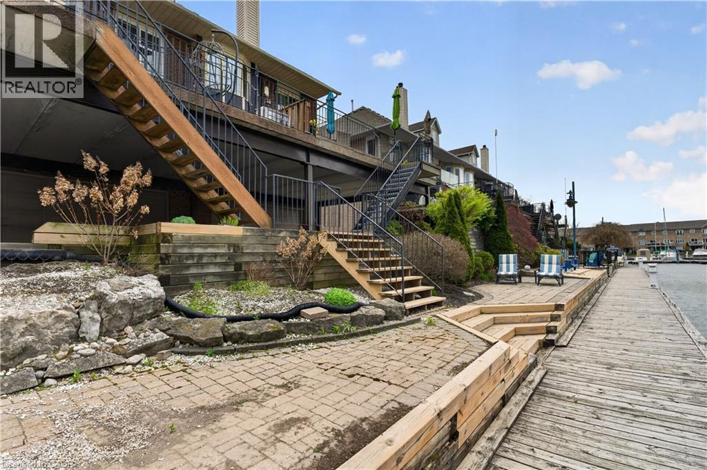 












77 SUNVALE Place

,
Stoney Creek,




Ontario
L8E4Z6

