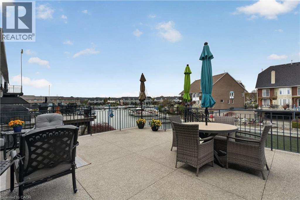 












77 SUNVALE Place

,
Stoney Creek,




Ontario
L8E4Z6

