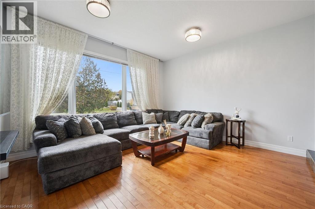 












122 GRAND RIVER Boulevard

,
Kitchener,




Ontario
N2A4E3

