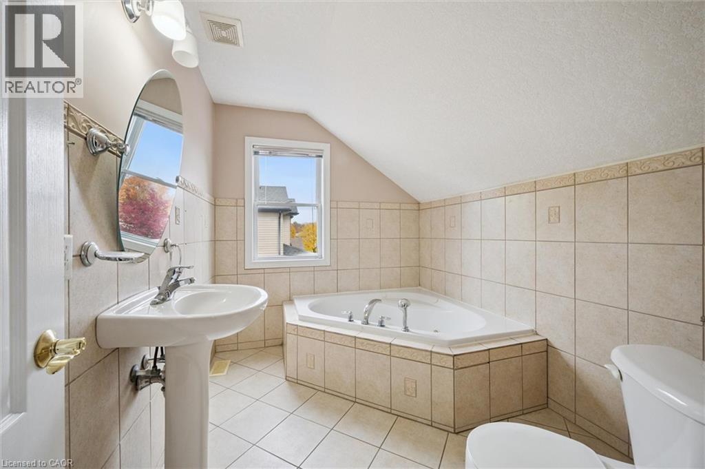 












122 GRAND RIVER Boulevard

,
Kitchener,




Ontario
N2A4E3

