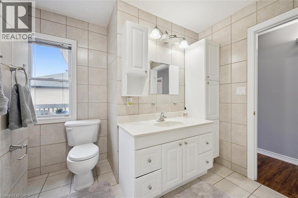 












122 GRAND RIVER Boulevard

,
Kitchener,




Ontario
N2A4E3


