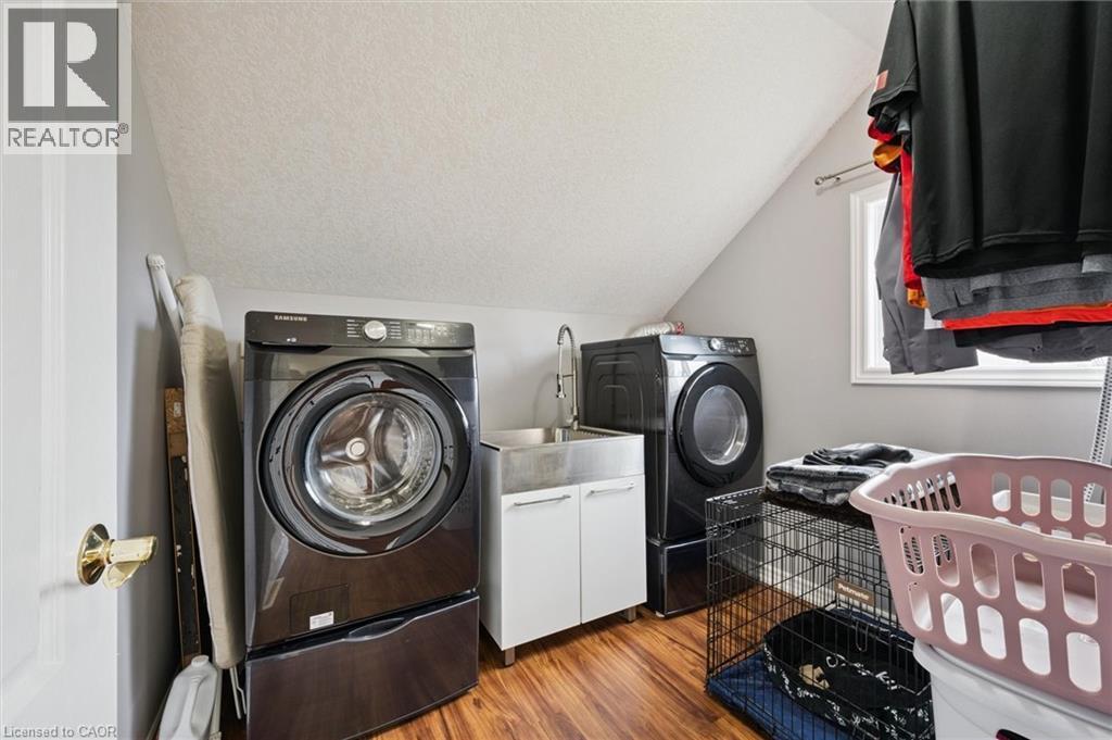 












122 GRAND RIVER Boulevard

,
Kitchener,




Ontario
N2A4E3

