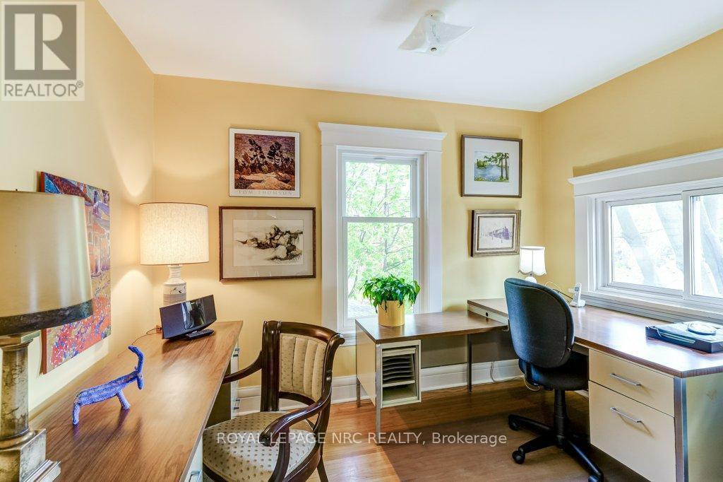 












103 QUEEN STREET

,
St. Catharines (Downtown),




Ontario
L2R5H4

