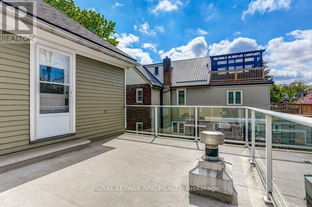 












103 QUEEN STREET

,
St. Catharines (Downtown),




Ontario
L2R5H4


