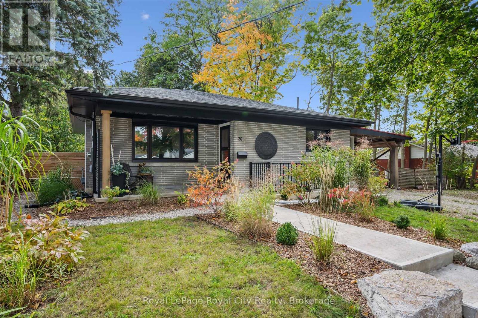 












20 HIGHVIEW PLACE

,
Guelph (Exhibition Park),




Ontario
N1H1M7

