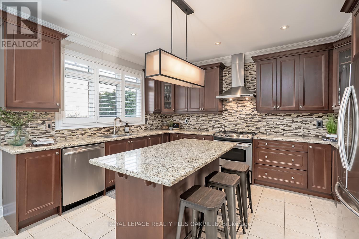 












3339 SKIPTON LANE

,
Oakville,




Ontario
L6M0K3

