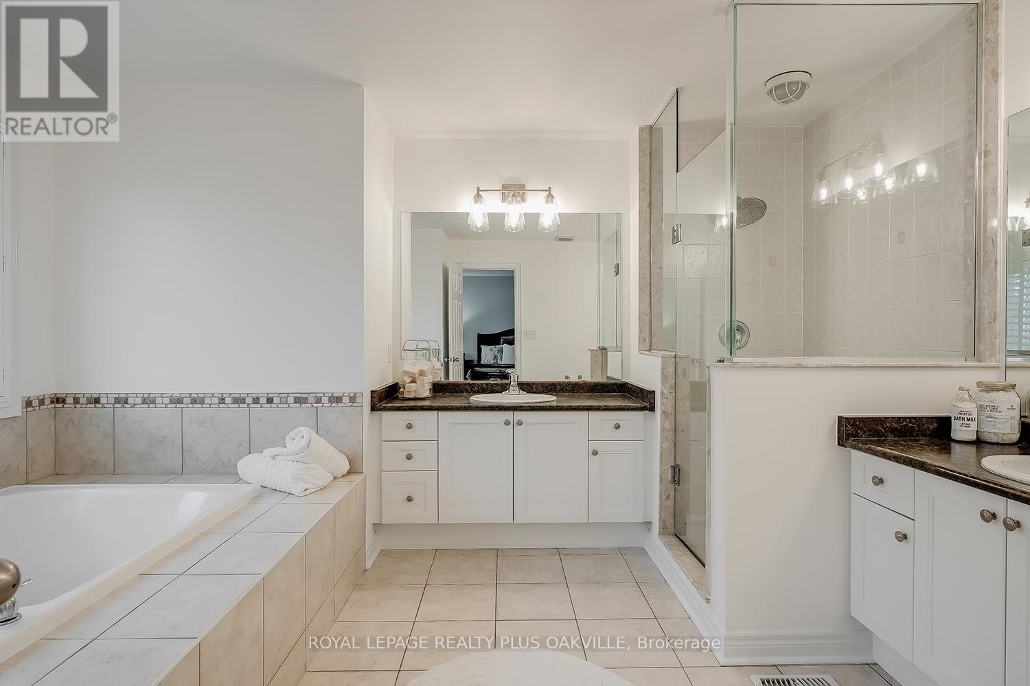 












3339 SKIPTON LANE

,
Oakville,




Ontario
L6M0K3


