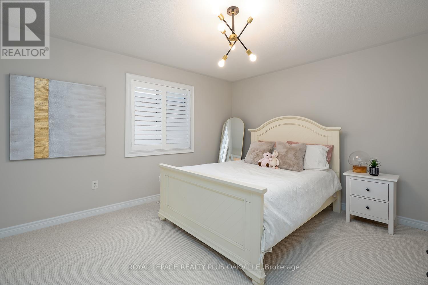 












3339 SKIPTON LANE

,
Oakville,




Ontario
L6M0K3


