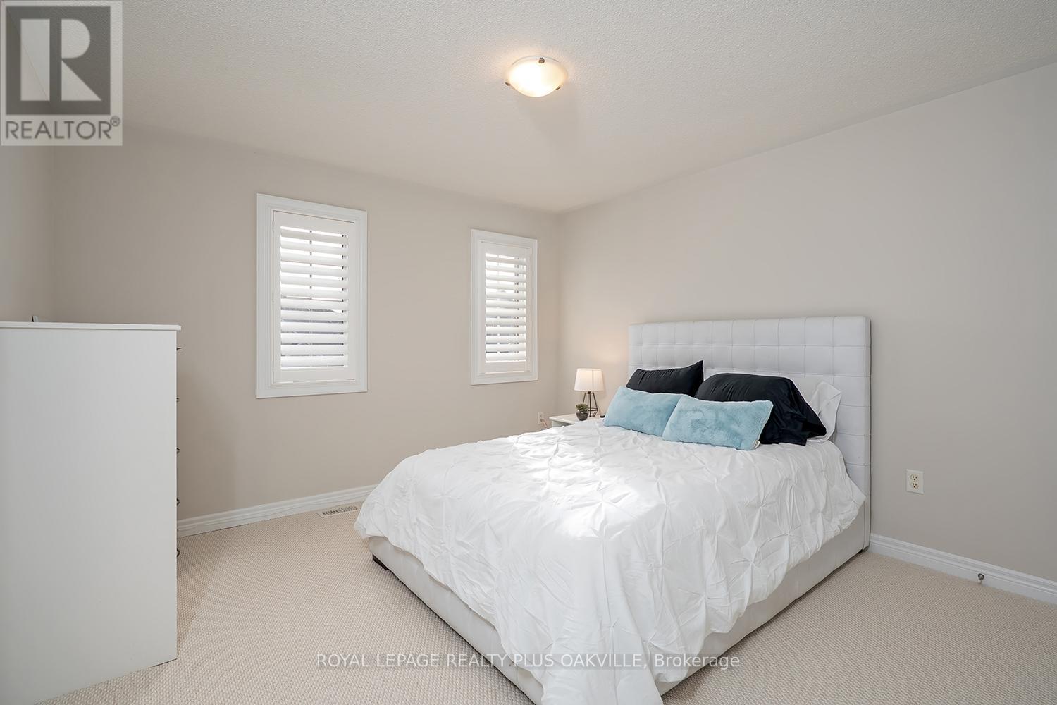 












3339 SKIPTON LANE

,
Oakville,




Ontario
L6M0K3

