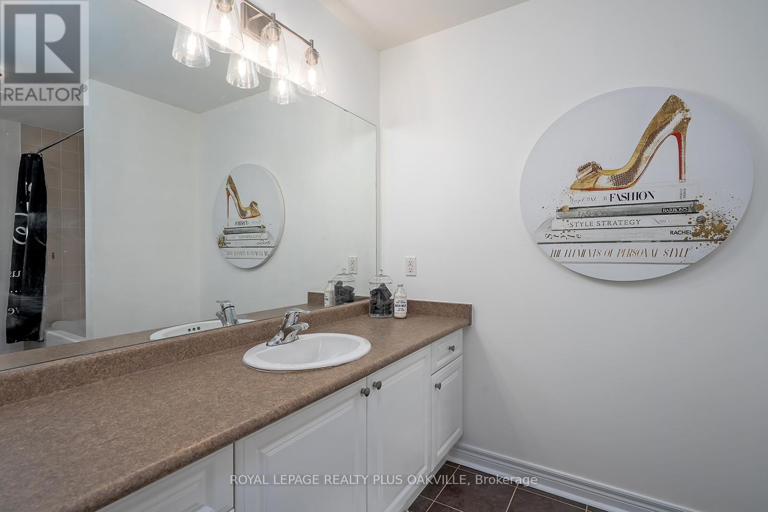 












3339 SKIPTON LANE

,
Oakville,




Ontario
L6M0K3

