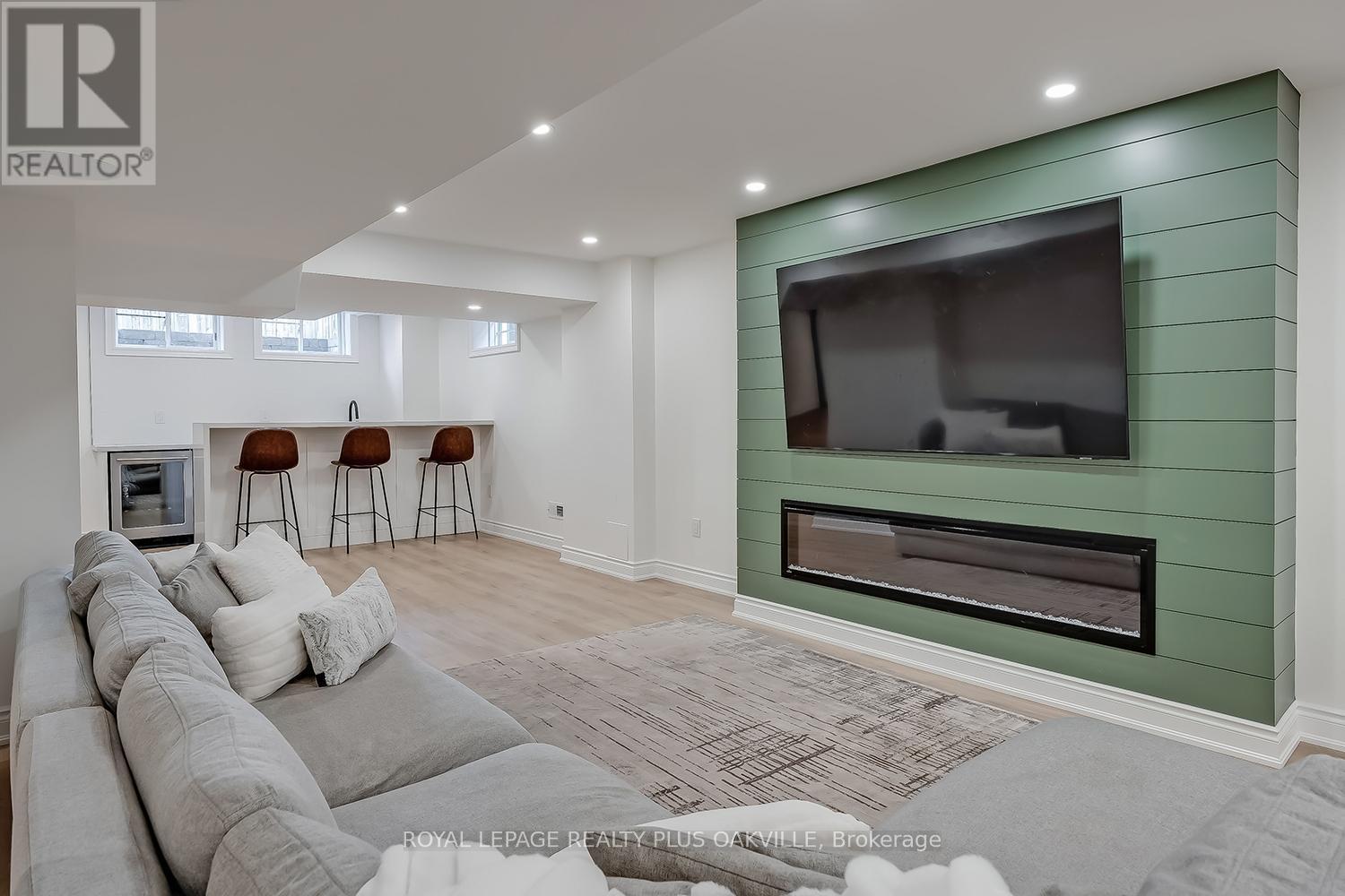 












3339 SKIPTON LANE

,
Oakville,




Ontario
L6M0K3

