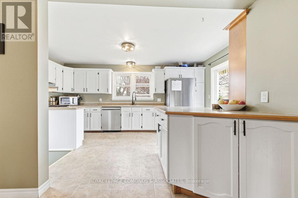 












1211 ZADOW STREET

,
Laurentian Valley,




Ontario
K8A6W8

