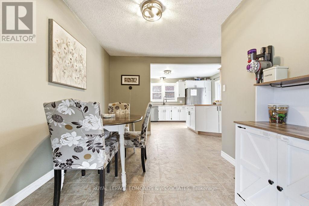 












1211 ZADOW STREET

,
Laurentian Valley,




Ontario
K8A6W8

