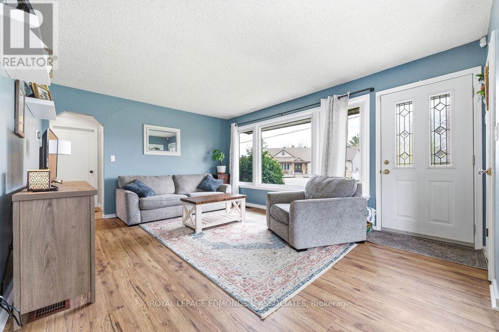 












1211 ZADOW STREET

,
Laurentian Valley,




Ontario
K8A6W8

