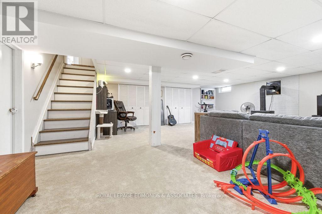 












1211 ZADOW STREET

,
Laurentian Valley,




Ontario
K8A6W8

