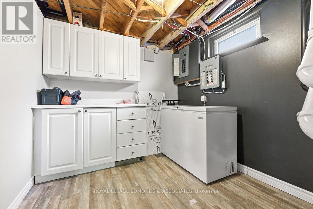 












1211 ZADOW STREET

,
Laurentian Valley,




Ontario
K8A6W8

