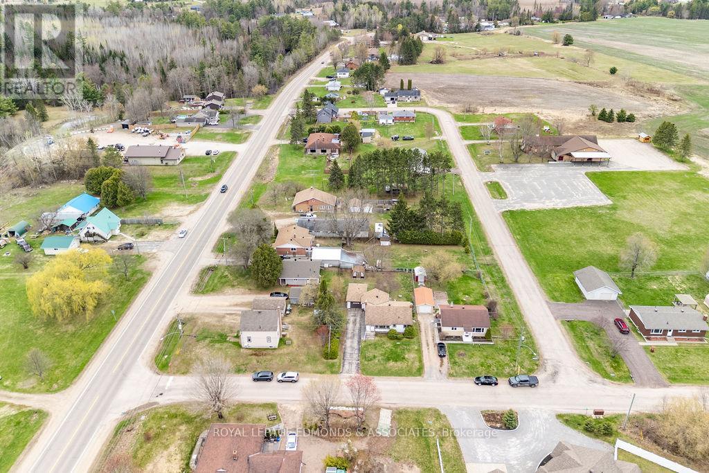 












1211 ZADOW STREET

,
Laurentian Valley,




Ontario
K8A6W8

