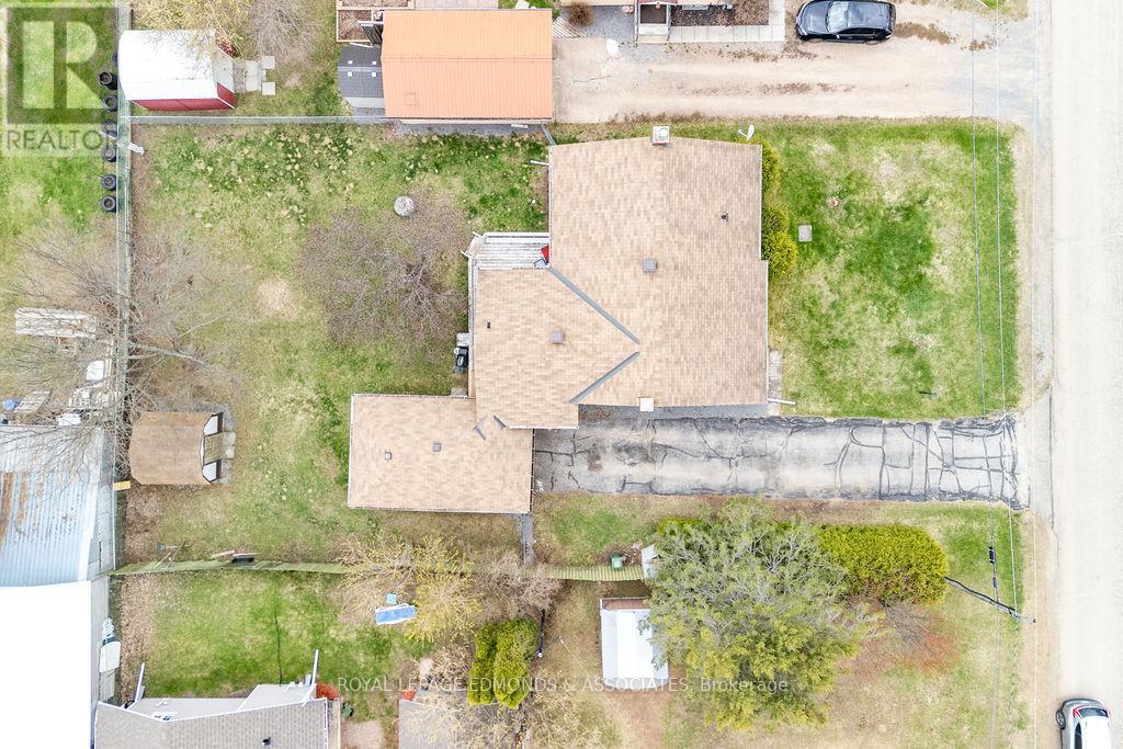 












1211 ZADOW STREET

,
Laurentian Valley,




Ontario
K8A6W8

