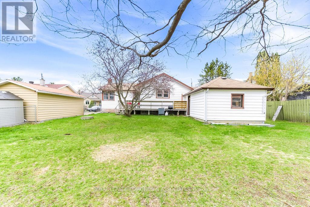 












1211 ZADOW STREET

,
Laurentian Valley,




Ontario
K8A6W8

